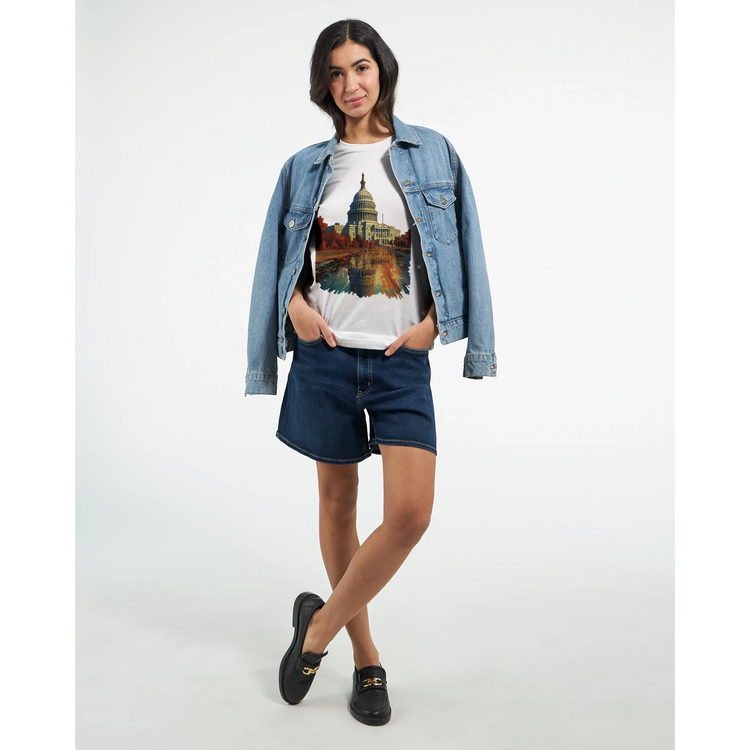 Graphic tee featuring animated landmark of the White House in Washington DC. Made for wanderlust-driven fashion fans who express global pride through premium streetwear.